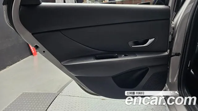 Hyundai AVANTE — Фото автомобиля 24