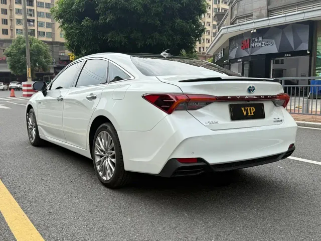Toyota Avalon — Фото автомобиля 4