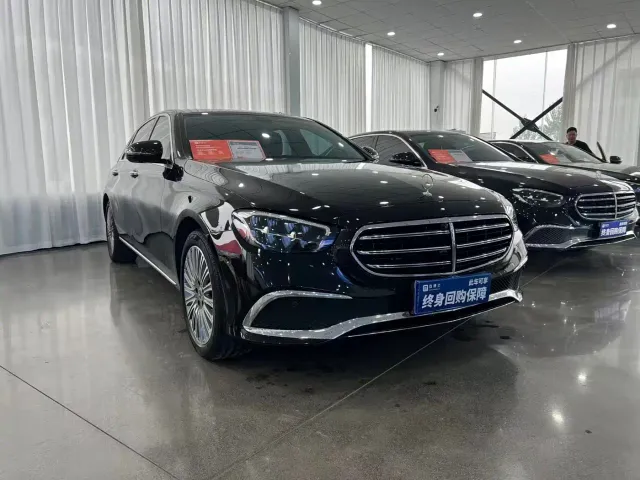 Фотография автомобиля — Mercedes-Benz E-Class