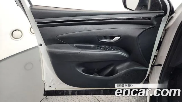 Hyundai Tucson Tucson (NX4) Бензин 1.6 турбо 2WD — Фото автомобиля 21