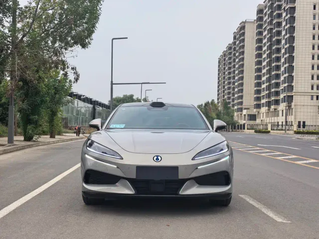 Denza Z9GT — Фото автомобиля 2