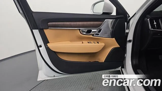 Volvo S90 — Фото автомобиля 13