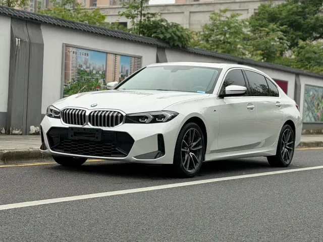 Фотография автомобиля — BMW 3 Series