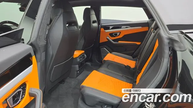 Lamborghini Urus — Фото автомобиля 17