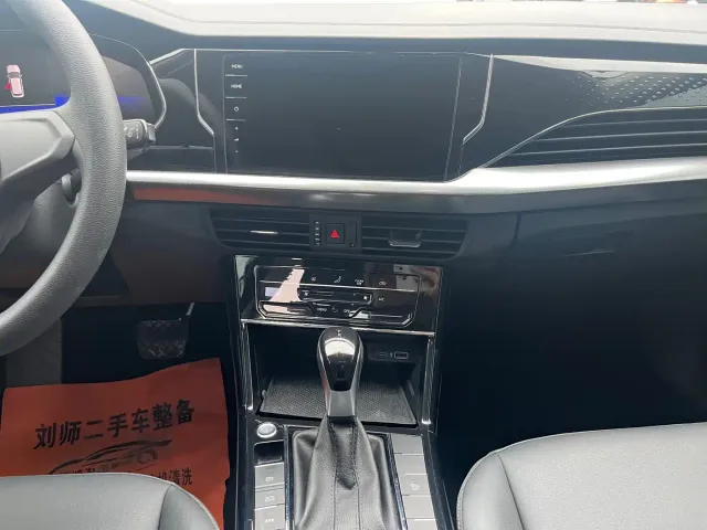 Volkswagen Passat — Фото автомобиля 7