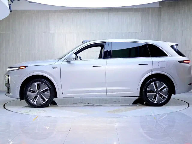 Li Auto L7 — Фото автомобиля 6
