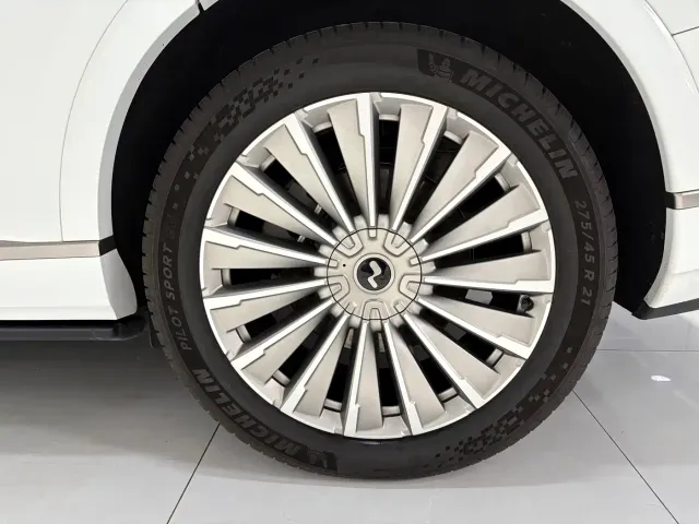 Onvo L90 — Фото автомобиля 25