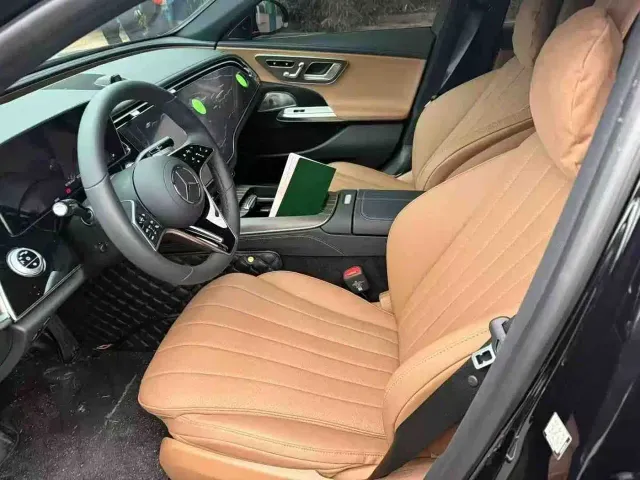 Mercedes-Benz E-Class — Фото автомобиля 3