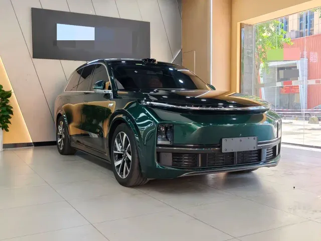 Li Auto L8 — Фото автомобиля 3