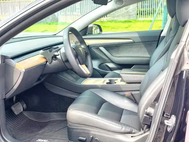 Tesla Model 3 — Фото автомобиля 3