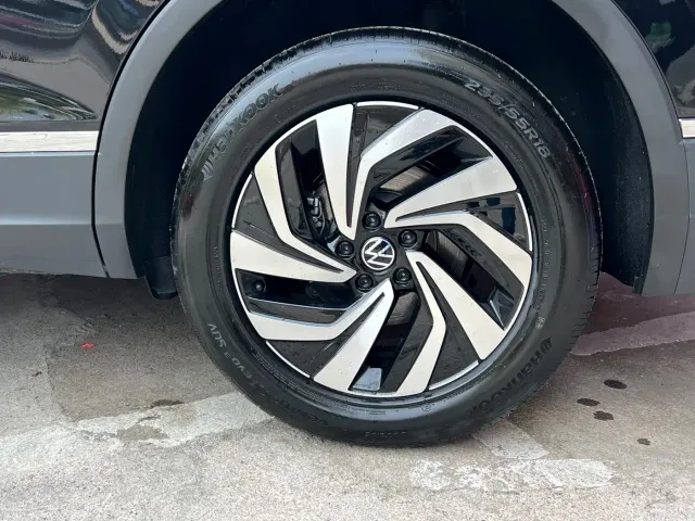 Volkswagen Tiguan L — Фото автомобиля 16