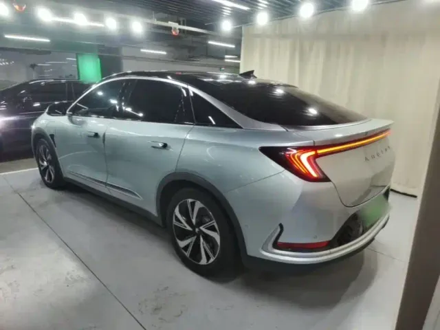 Arcfox Alpha S — Фото автомобиля 4