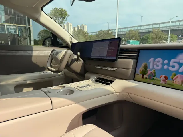IM Motors LS6 — Фото автомобиля 10