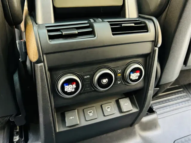 Land Rover Defender — Фото автомобиля 13