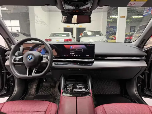 BMW i5 — Фото автомобиля 6