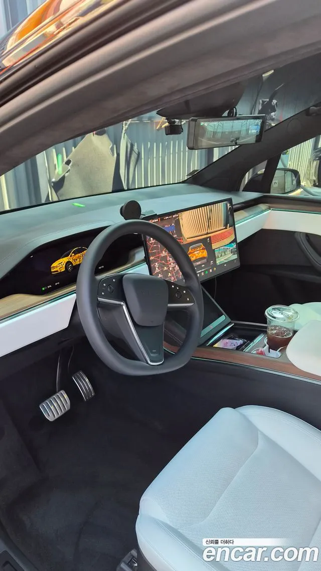 Tesla Model X — Фото автомобиля 5