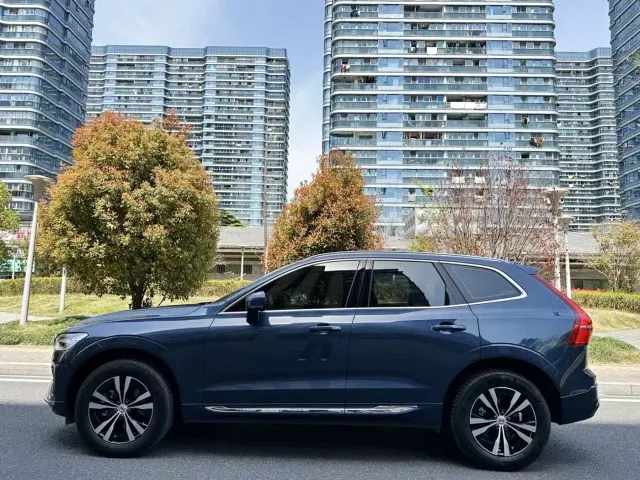 Volvo XC60 — Фото автомобиля 3