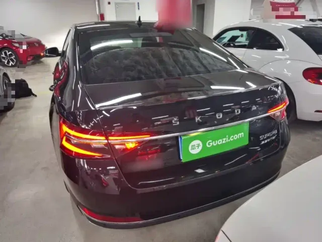 Skoda Superb — Фото автомобиля 5