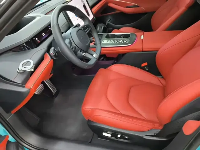 Xiaomi SU7 — Фото автомобиля 14