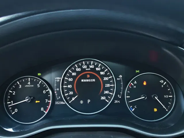 Mazda Axela — Фото автомобиля 10