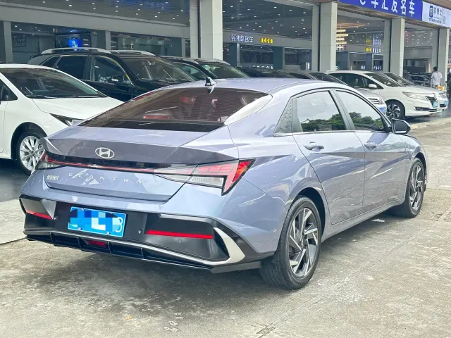 Hyundai Elantra — Фото автомобиля 7