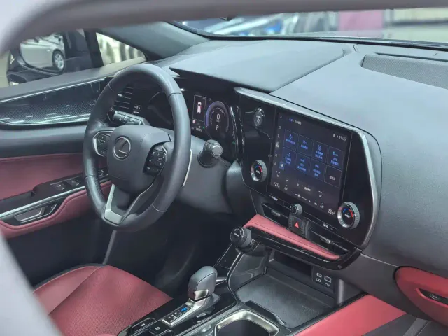 Lexus NX — Фото автомобиля 22