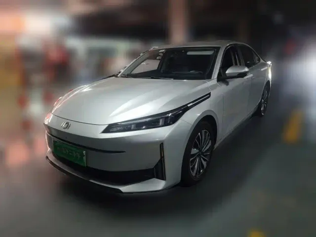 Фотография автомобиля — Changan Qiyuan A05