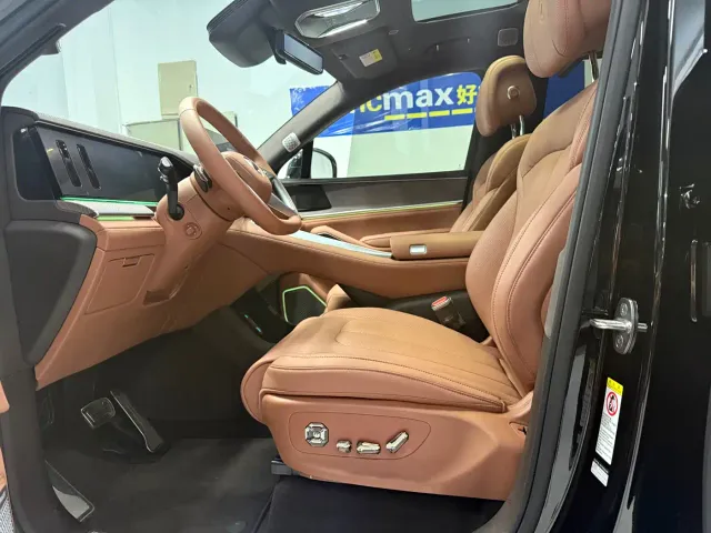 Denza N9 — Фото автомобиля 7