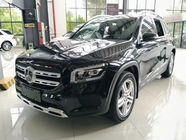 Фотография автомобиля — Mercedes-Benz GLB-Class