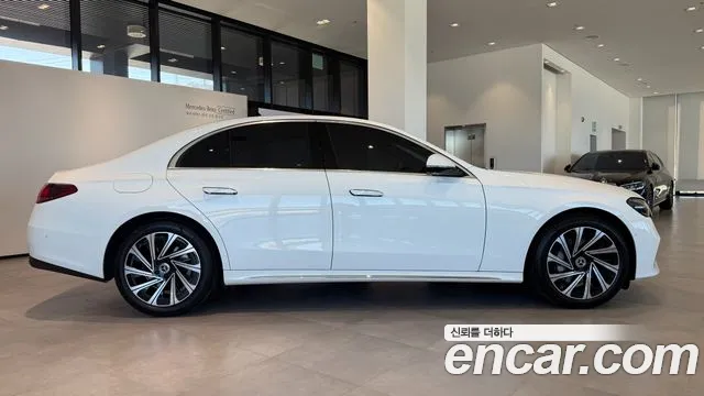 Mercedes-Benz E-Class W214 — Фото автомобиля 9