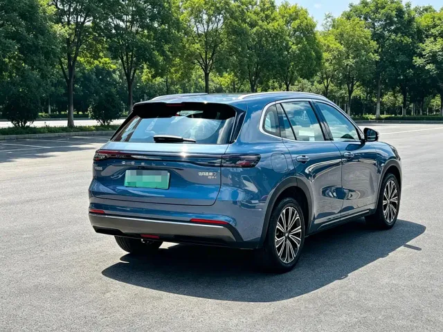 Geely Galaxy Starship 7 EM-i — Фото автомобиля 6