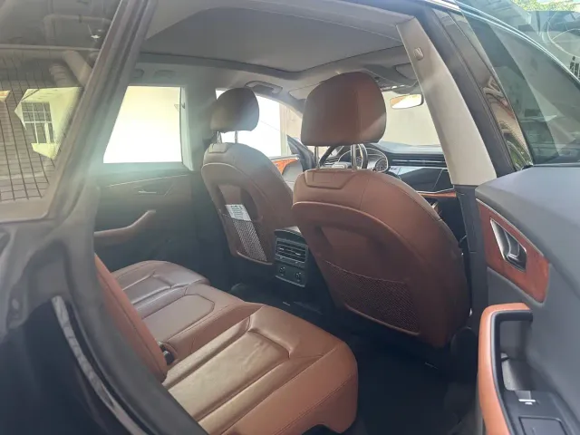 Audi Q8 — Фото автомобиля 6