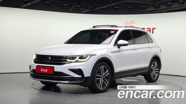 Фотография автомобиля — Volkswagen Tiguan