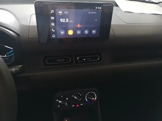 Wuling Hongguang — Фото автомобиля 12