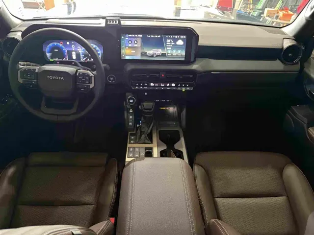 Toyota Prado — Фото автомобиля 5