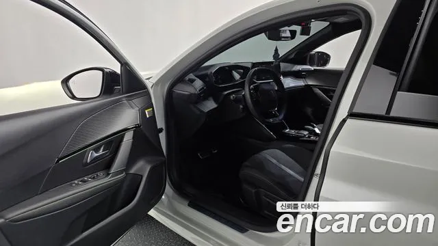 Peugeot 208 e-208 2nd Gen — Фото автомобиля 15