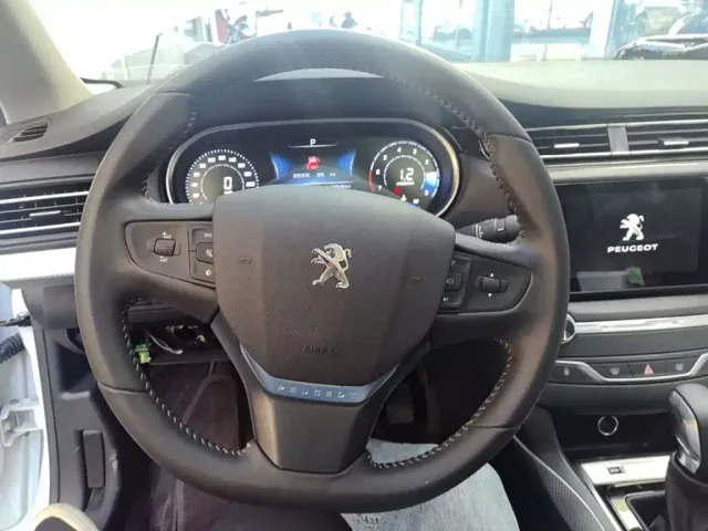 Peugeot 408 — Фото автомобиля 10