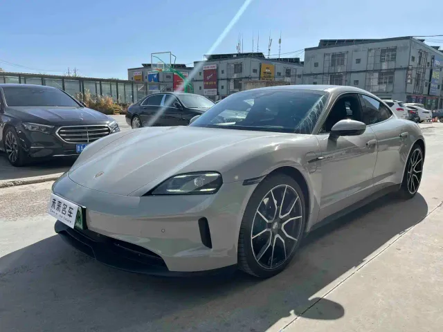 Фотография автомобиля — Porsche Taycan