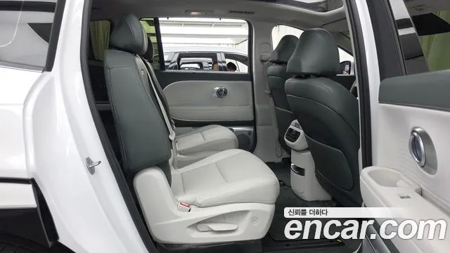 Hyundai Ioniq 9 — Фото автомобиля 12