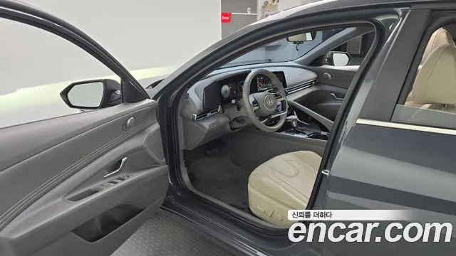 Hyundai Avante CN7 — Фото автомобиля 10