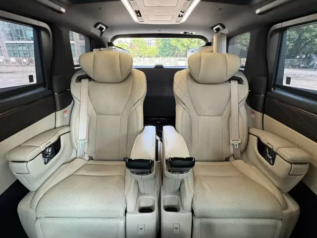 Toyota Alphard — Фото автомобиля 7