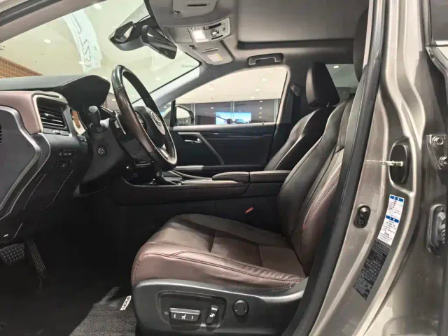 Lexus RX — Фото автомобиля 5