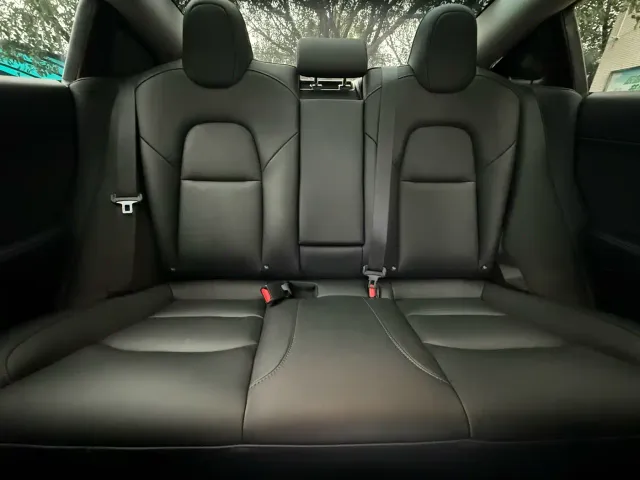Tesla Model 3 — Фото автомобиля 9