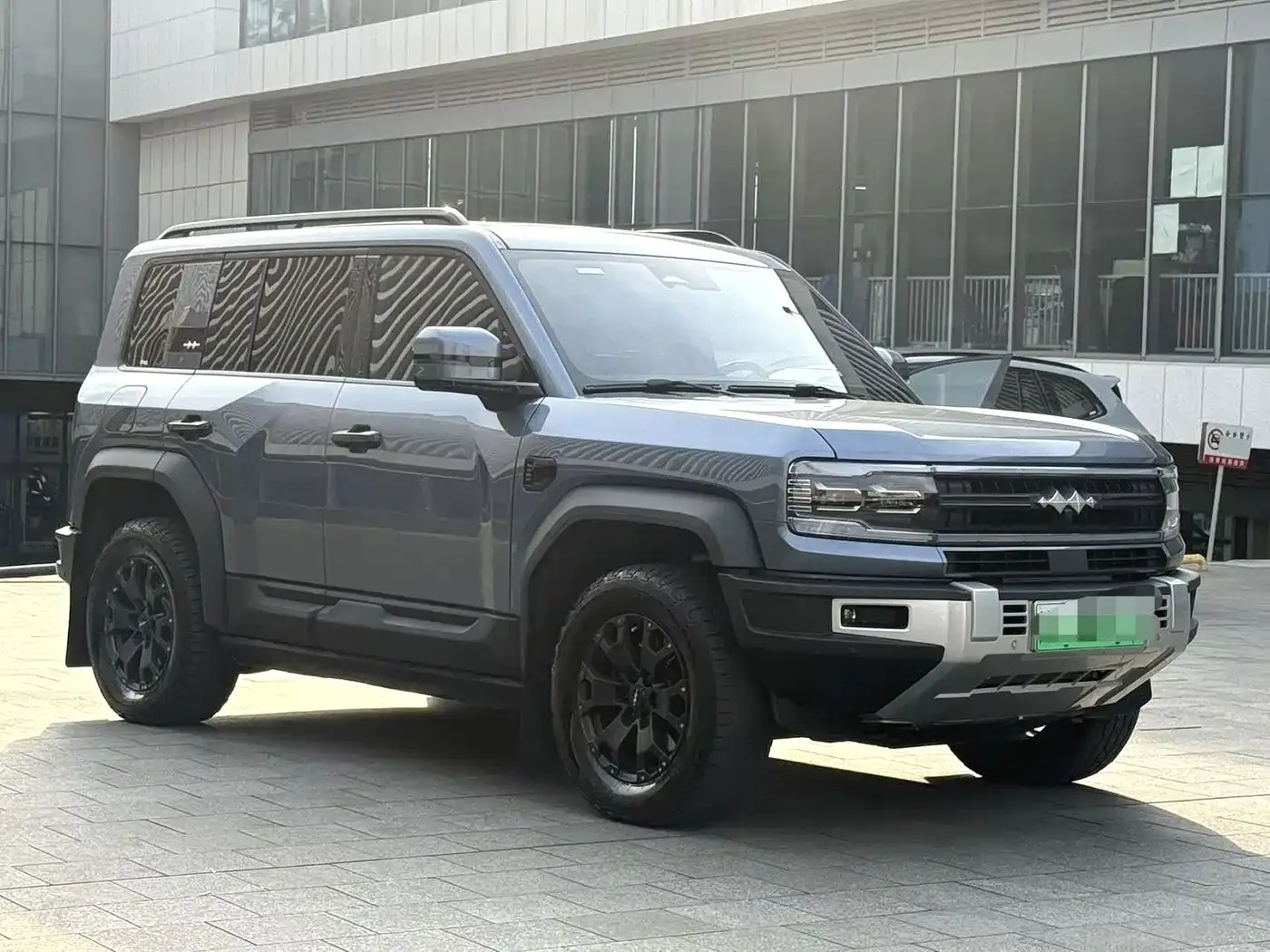 Fang Cheng Bao Leopard 5 2023 Yun Nian Flagship Edition — Фото автомобиля 3
