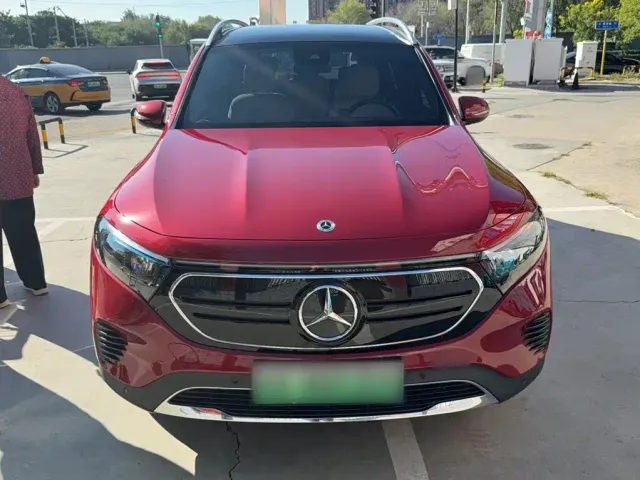 Mercedes-Benz EQB — Фото автомобиля 4