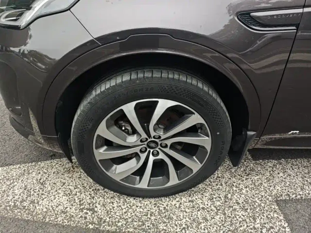 Land Rover Discovery Sport — Фото автомобиля 22