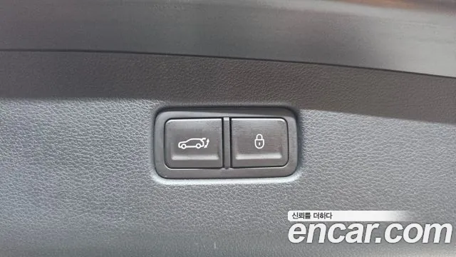 Genesis GV70 — Фото автомобиля 23