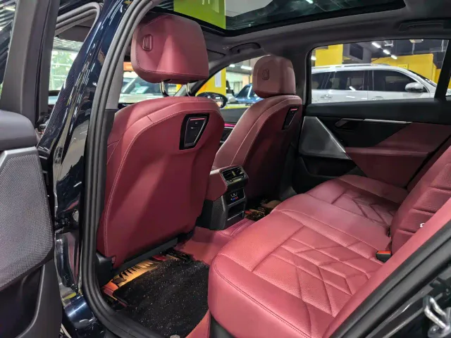 BMW i5 — Фото автомобиля 5