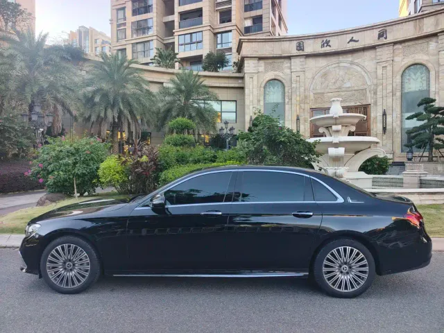 Mercedes-Benz E-Class — Фото автомобиля 4
