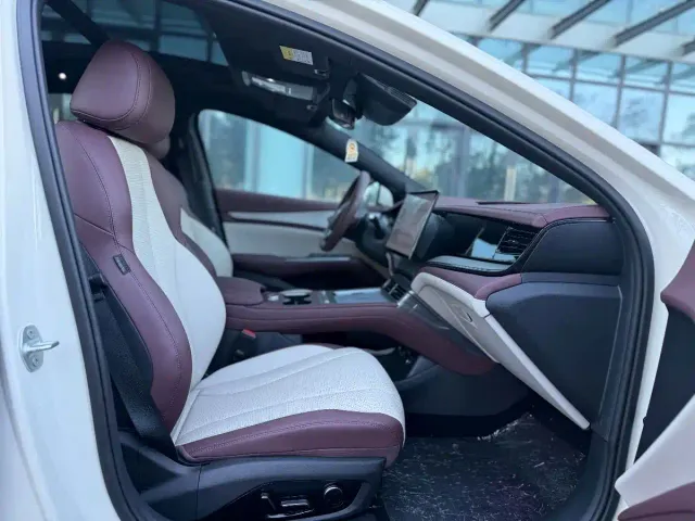 BYD Seal 07 DM-i — Фото автомобиля 8